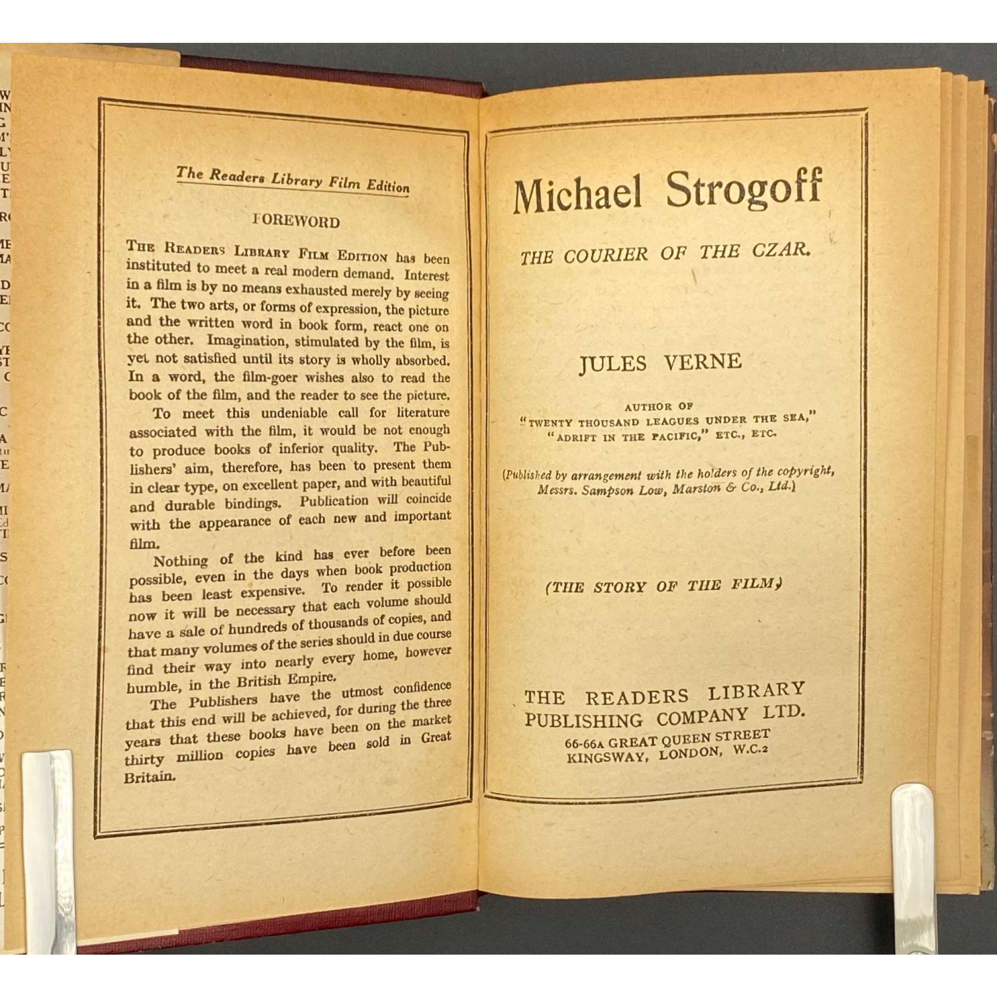 Jules Verne. Michael Strogoff : The courier of the Czar. (The story of the film). — London: The Readers Library Publishing Company Ltd., [1927]. — pp.: [1-13] 14-251 [252: printer's imprint] [253-256: blank], note: [note: first and last leaves used as front and rear paste-downs].