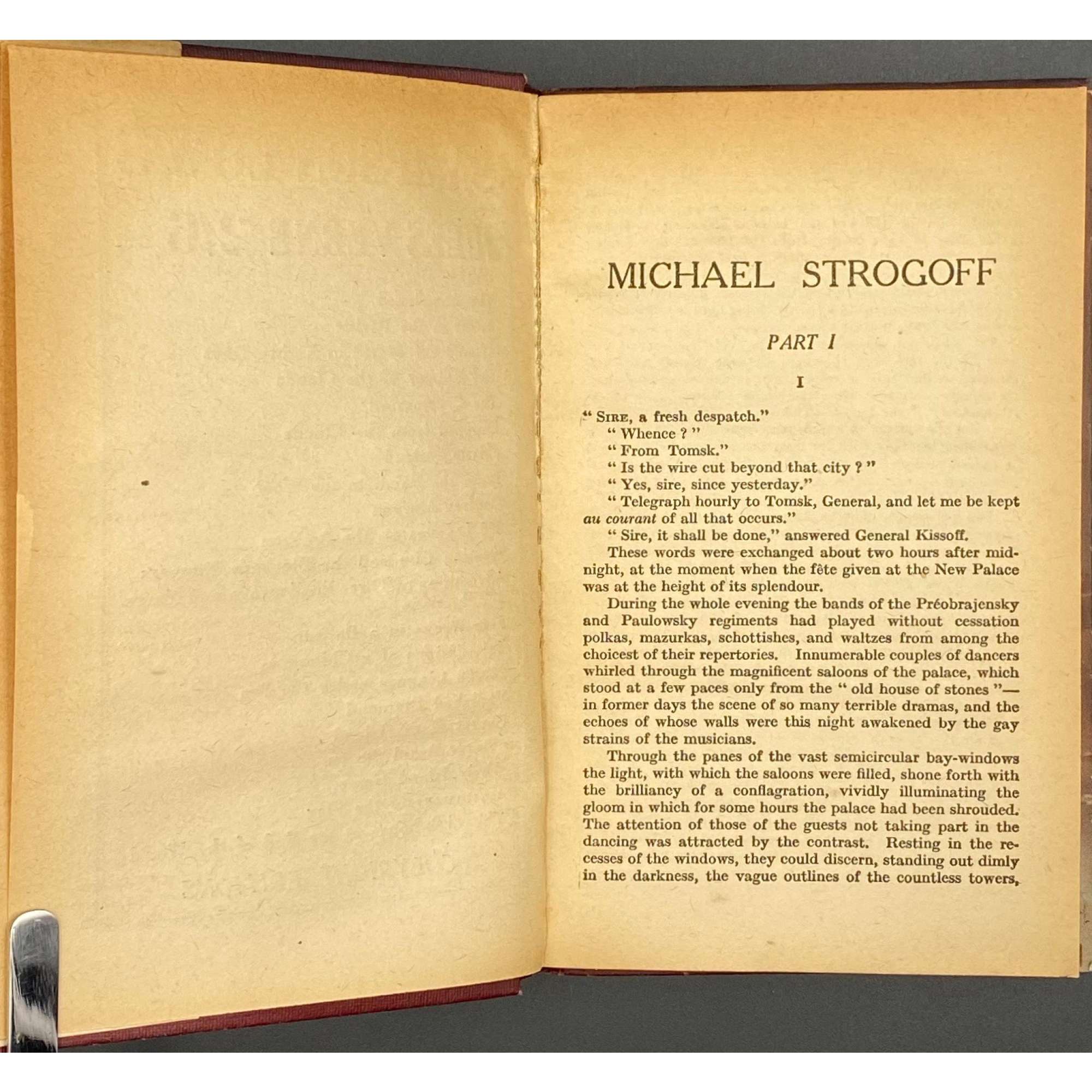 Jules Verne. Michael Strogoff : The courier of the Czar. (The story of the film). — London: The Readers Library Publishing Company Ltd., [1927]. — pp.: [1-13] 14-251 [252: printer's imprint] [253-256: blank], note: [note: first and last leaves used as front and rear paste-downs].